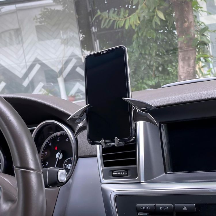 Questsole Bat-Wing Car Phone Holder – 360° Air Vent Mount (Jet Black)